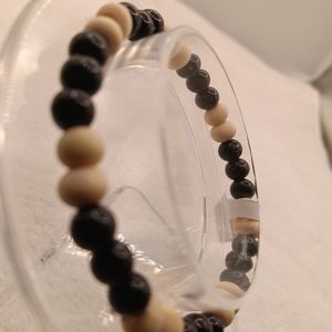 Handmade elastic beaded bracelet